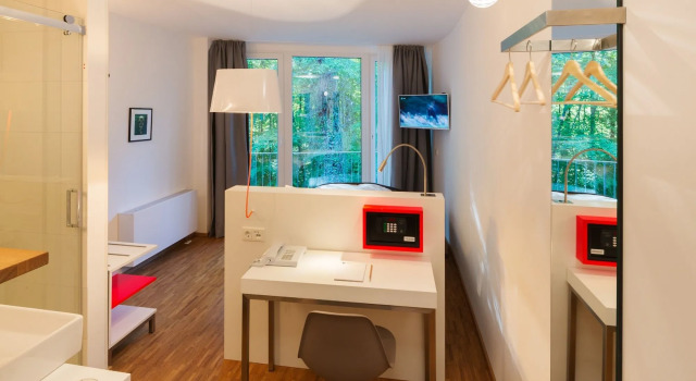 V-Hotel