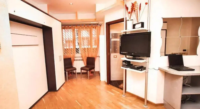 Petite Home in Rome