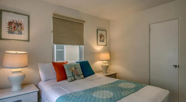 Апартаменты Daytona Inn and Suites