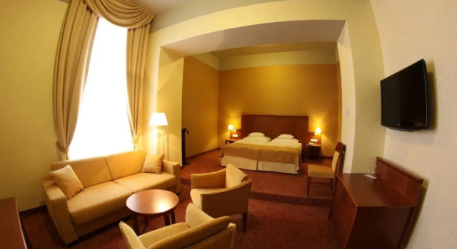 Полулюкс Отель Mercure Szekesfehervar Magyar Kiraly Hotel