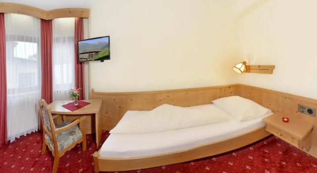 Трёхместный номер Comfort Hotel Rose