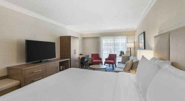 Двухместный номер Standard с балконом и с видом на внутренний двор Best Western Plus Kelowna Hotel & Suites