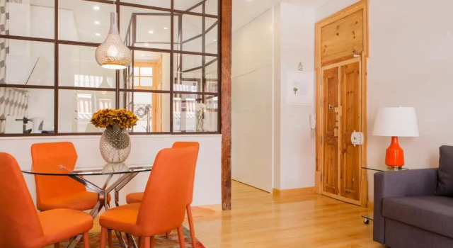 Апартаменты Charming Flat with Balconies Central Chiado District 2 Bedrooms & AC 19th Century Building