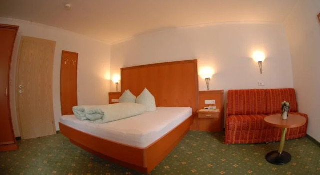 Pension Schlossberg, Rezervovat Hotel Hotely v Tyrolsko s parkováním, Parkování