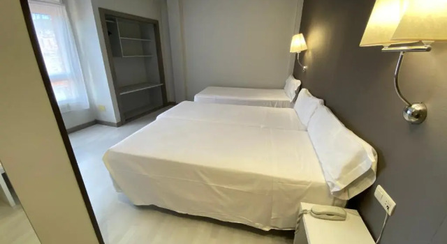 Трёхместный номер Hotel Bilbi