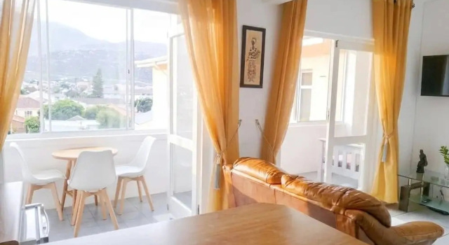 Outspan Lodge- Giraffe House, Book Apartment Cape Town Cape Peninsula