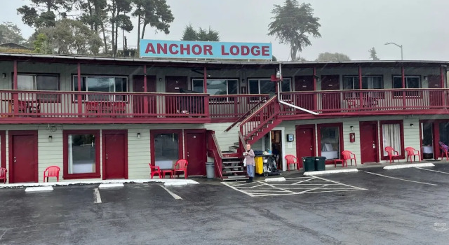 Anchor Lodge, Забронировать Мотель Отели Mendocino Coast с парковкой, Парковка