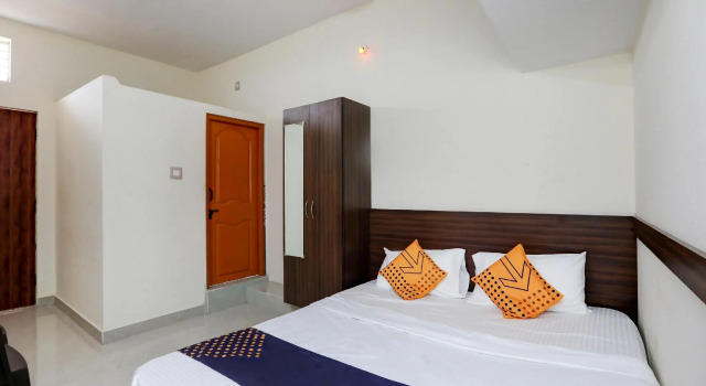 Mahadeshwara Lodge by OYO Rooms, Rezervovat Hotel Hotely v Bangalore s parkováním, Parkování