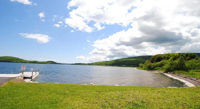 Keltic Quay Cottages & Bayfront Lodge, Book Hotel  