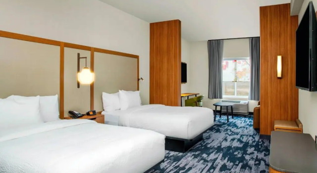 Четырёхместный люкс Fairfield by Marriott Inn & Suites Harrisburg West/Mechanicsburg