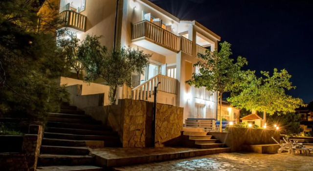 Holiday Home Zdenka, Забронировать Отель Рогозница Шибенско-Книнская жупания
