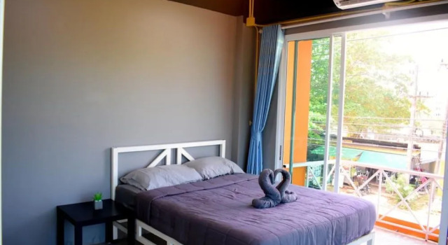 OYO 986 The Studio Kohchang