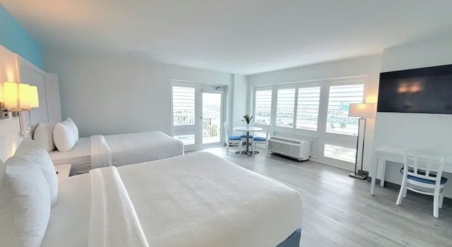 Номер Premium ChartHouse Clearwater Beach Marina Hotel
