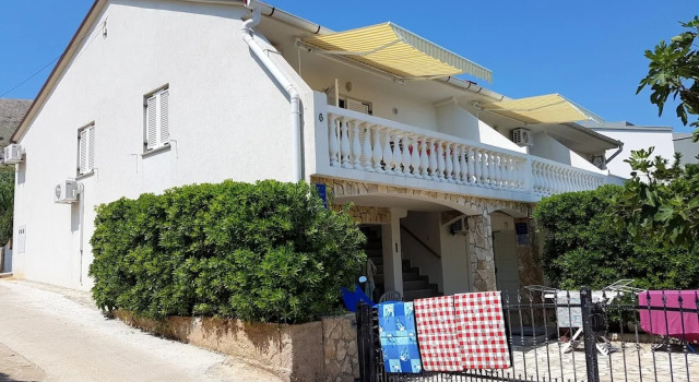Apartment With 2 Bedrooms in Pag, With Wonderful sea View, Enclosed Ga, Rezerwuj Apartament Pag 