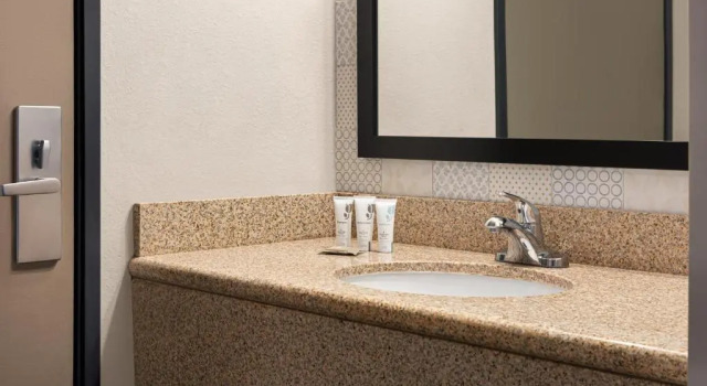 Люкс Country Inn & Suites by Radisson, Dunn I-95