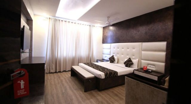 OYO 4779 Hotel Vansh Palace