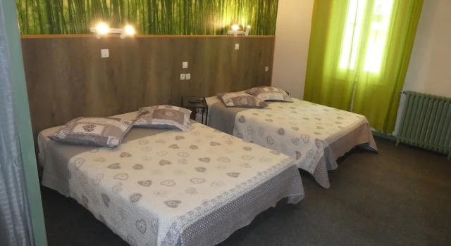 Standard Neljän hengen huone Phoenix Hôtel