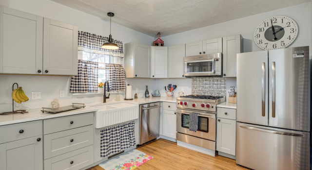Коттедж 1 Blk to Main St! Crystal Connection Montrose Home