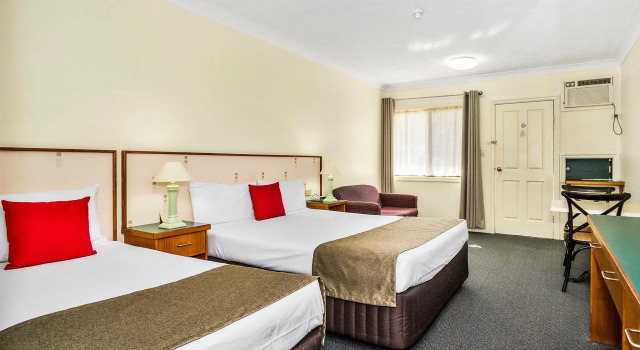 Bayswater Tweed Motel