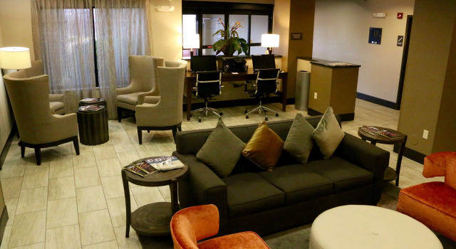 Holiday Inn Express Hotel & Suites Omaha Airport, Rezerwuj Hotel Omaha Nebraska