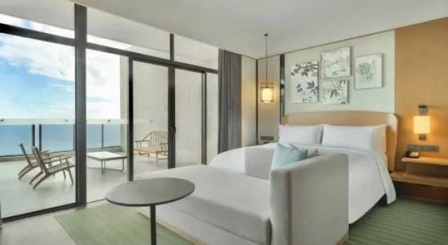 Двухместный люкс c 1 комнатой с балконом и с видом на море Element by Marriott Yangjiang Hailing Island