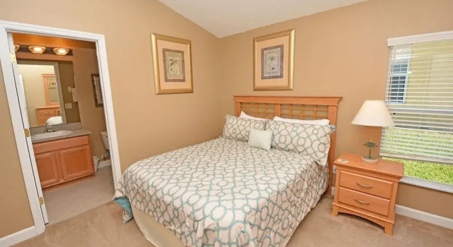 345 Woodward Place 4 Br villa by RedAwning
