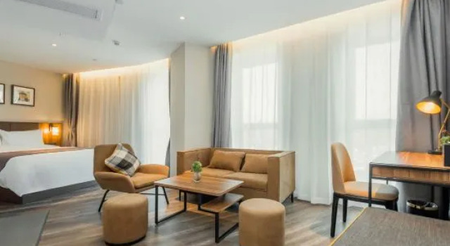 Двухместный люкс с видом на улицу Homeinn Plus Hotel (Xinchang Great Buddha Temple Scenic Area Ocean City)