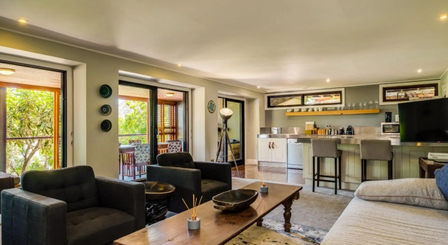 Beautiful 1 Bedroom Apartment With Private Balcony