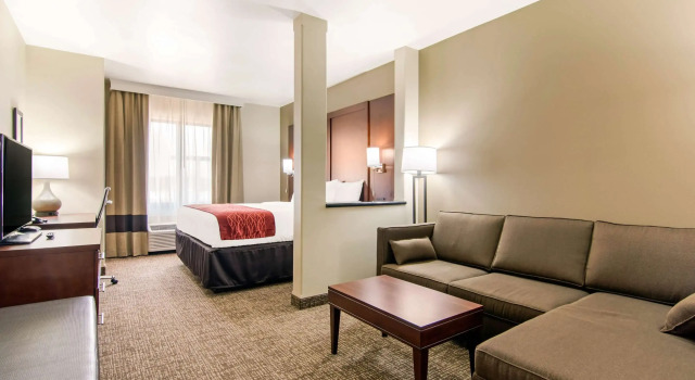 Двухместный люкс Comfort Inn & Suites Independence
