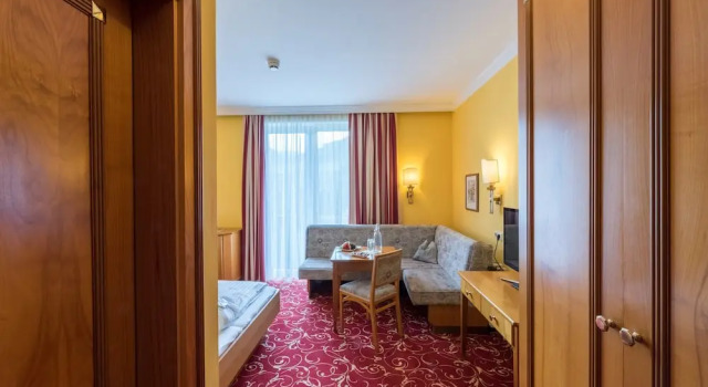 Двухместный номер Standard с видом на горы Hotel Germania Gastein