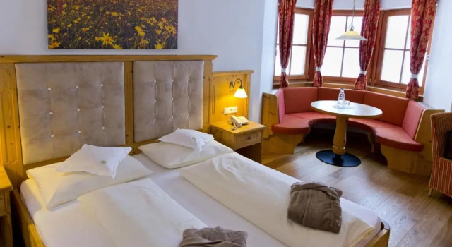 Люкс с балконом Hotel Edelweiss