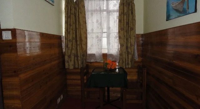 Hotel Grace Inn, Забронировать Отель Отели Дарджилинг с парковкой, рядом с Храм Махакал Мандир, Парковка