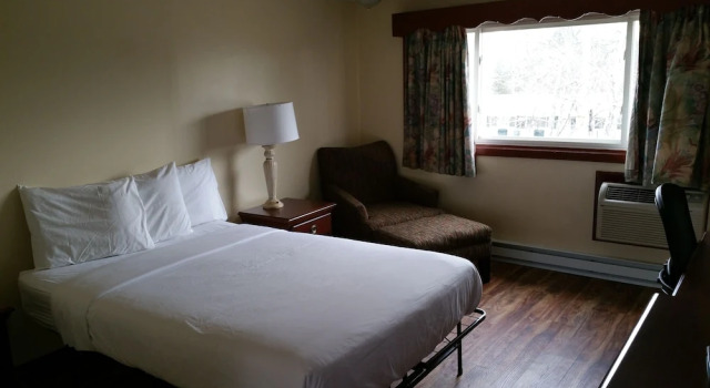 Четырёхместный номер Premium Dartmouth Motor Inn