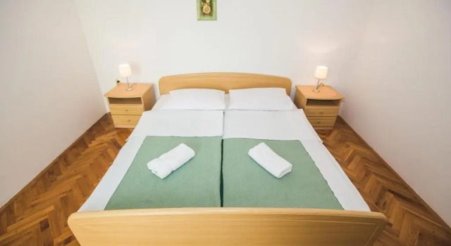 Apartments Renata, Varaa Huoneisto Hotellit Kvarner Islands uima-altaalla, Uima-allas