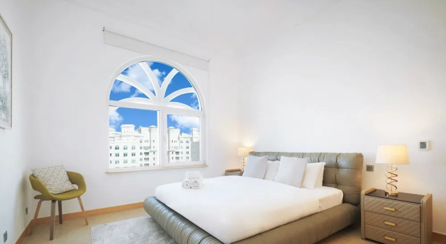 LUX The Shoreline Penthouse Suite