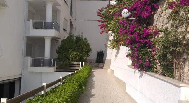 Апартаменты White Apartment - Green