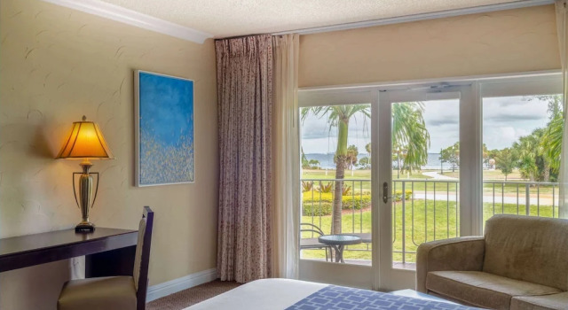 Двухместный номер Standard с балконом и с видом на залив Safety Harbor Resort & Spa Trademark Collection by Wyndham