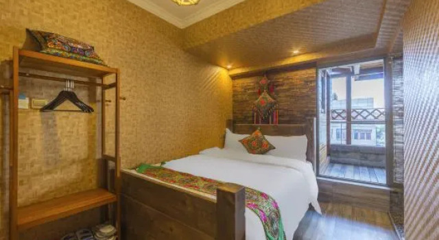 Семейный люкс с балконом Cloud Tribe Inn