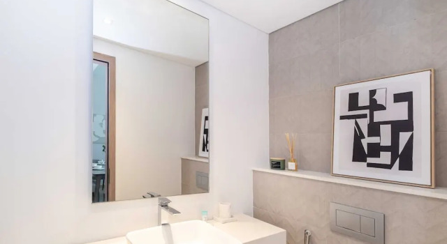 Апартаменты с балконом LUX  LIV Contemporary Marina View Suite