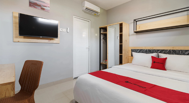 Номер Standard RedDoorz near Plaza Atrium Senen
