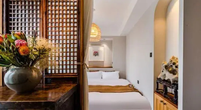 Люкс с балконом Floral Hotel · Zhuli Yunshe hotel