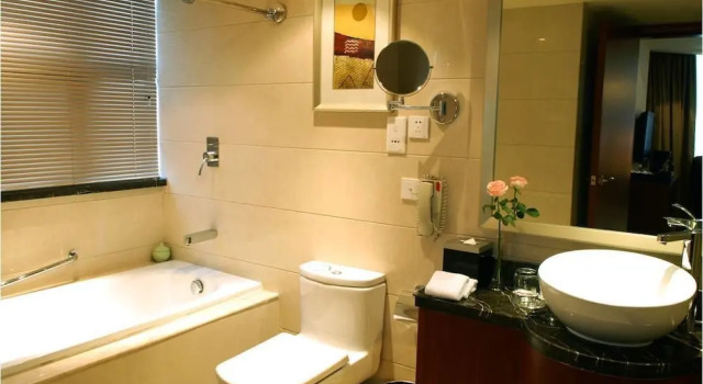 Номер Comfort Merryland Traders Hotel