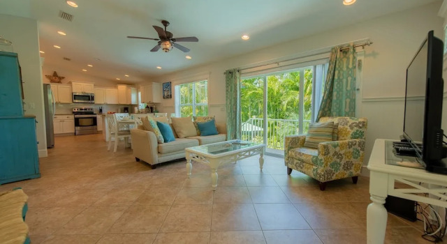 Hawaiian Tide Apartment 3