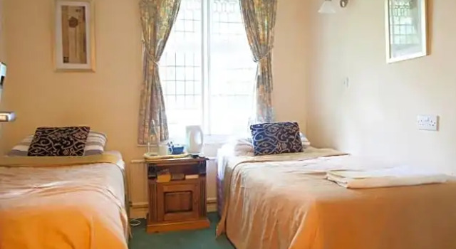 Номер Standard Barons Court Hotel
