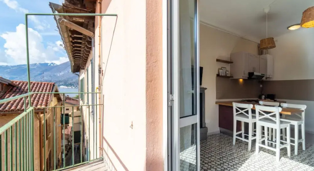 Апартаменты Lotus Apartment With Lakeview