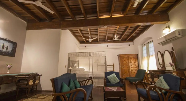 Люкс Classic Old Courtyard Hotel