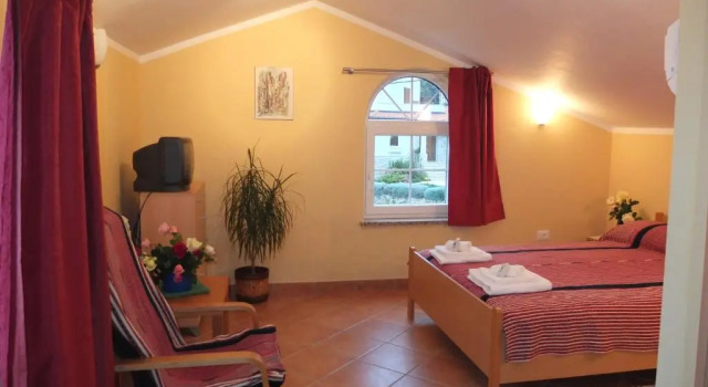 Guesthouse Villa AnnaDora, Забронировать Вилла Коттеджи Приморско-Горанской жупания, Коттедж