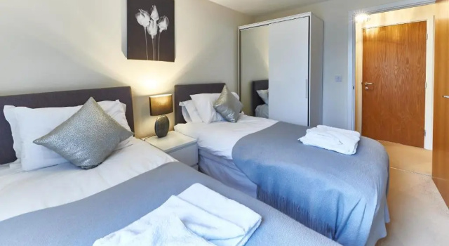 Апартаменты Deluxe с 2 комнатами ShortstayMK Vizion apartments by Cotels, with free superfast wi-fi, parking