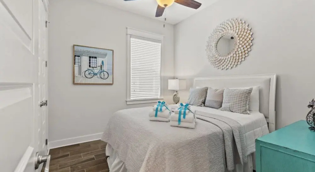 Коттедж с балконом и с видом на океан 24 York Lane | Edgewater Escape