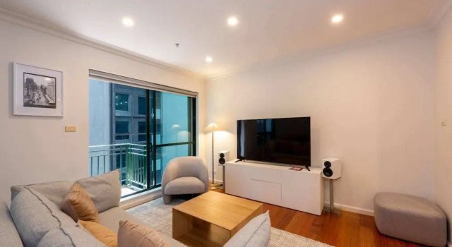 Апартаменты с балконом Spacious 3-bed Unit in Melbourne CBD w/ Pool & Gym